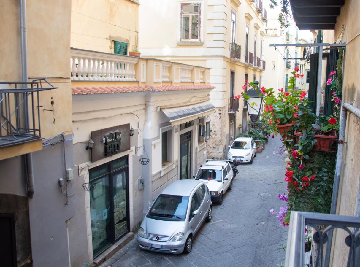 Apartamento Luxury House Dogana 37 Salerno Exterior foto